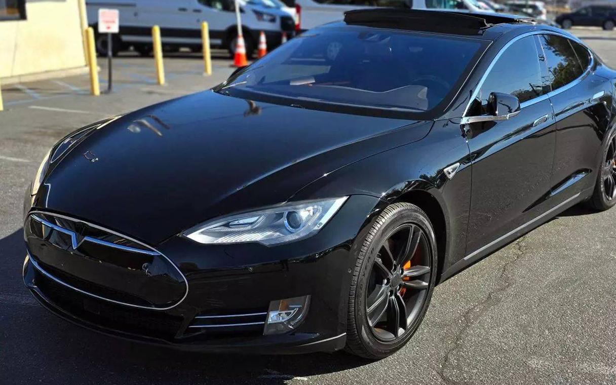 TESLA MODEL S 2016 5YJSA1E44GF122458 image TESLA MODEL S 2016 5YJSA1E44GF122458 image
